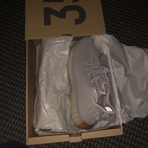 YEEZYS CREAM COLOR, MENS 8/ WOMENS 10.       SOLD